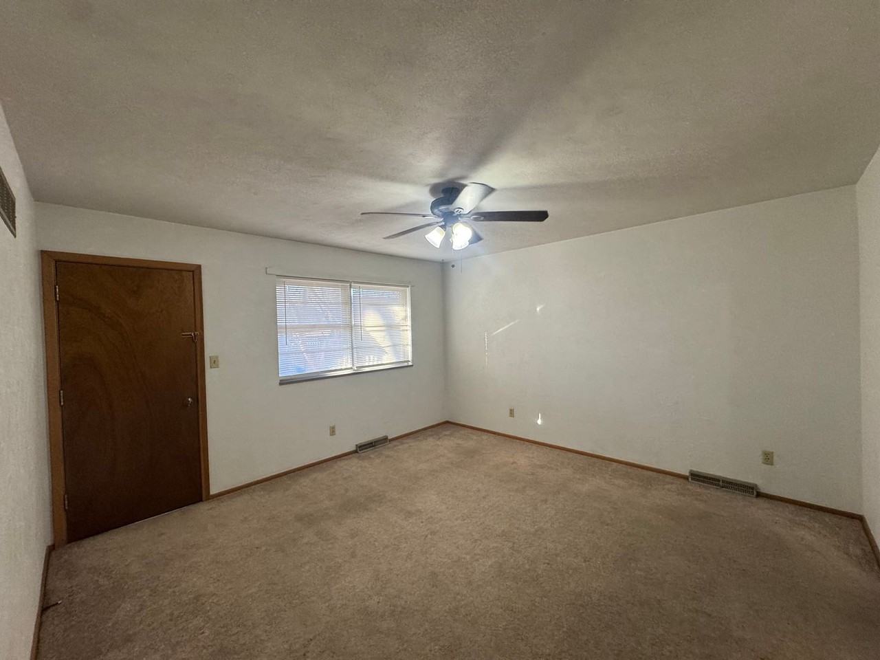 11709 E Winner Rd - Photo 2 of 12