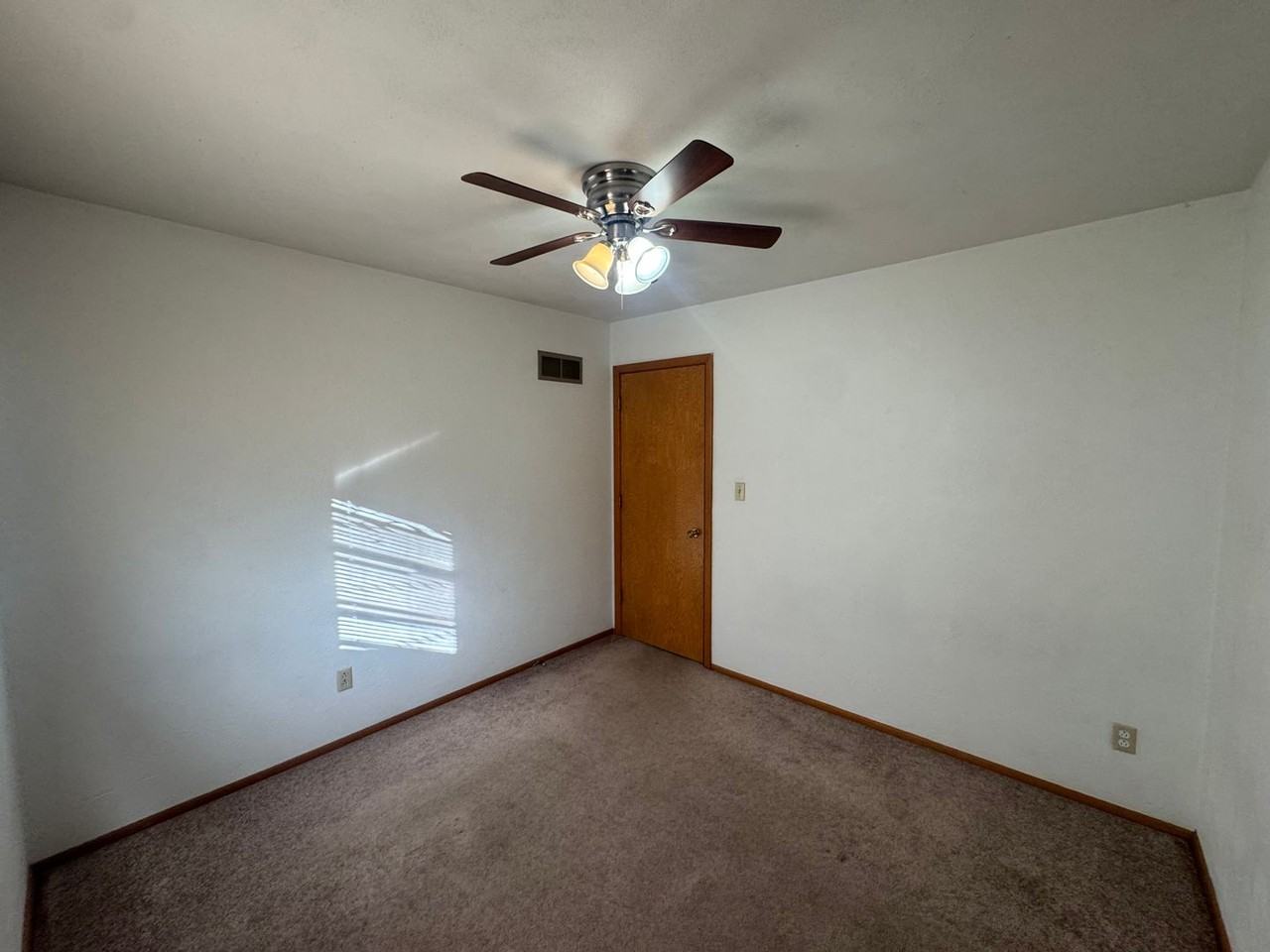 11709 E Winner Rd - Photo 7 of 12