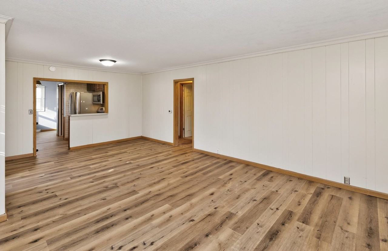 3620 E 7th St - Photo 6 of 32