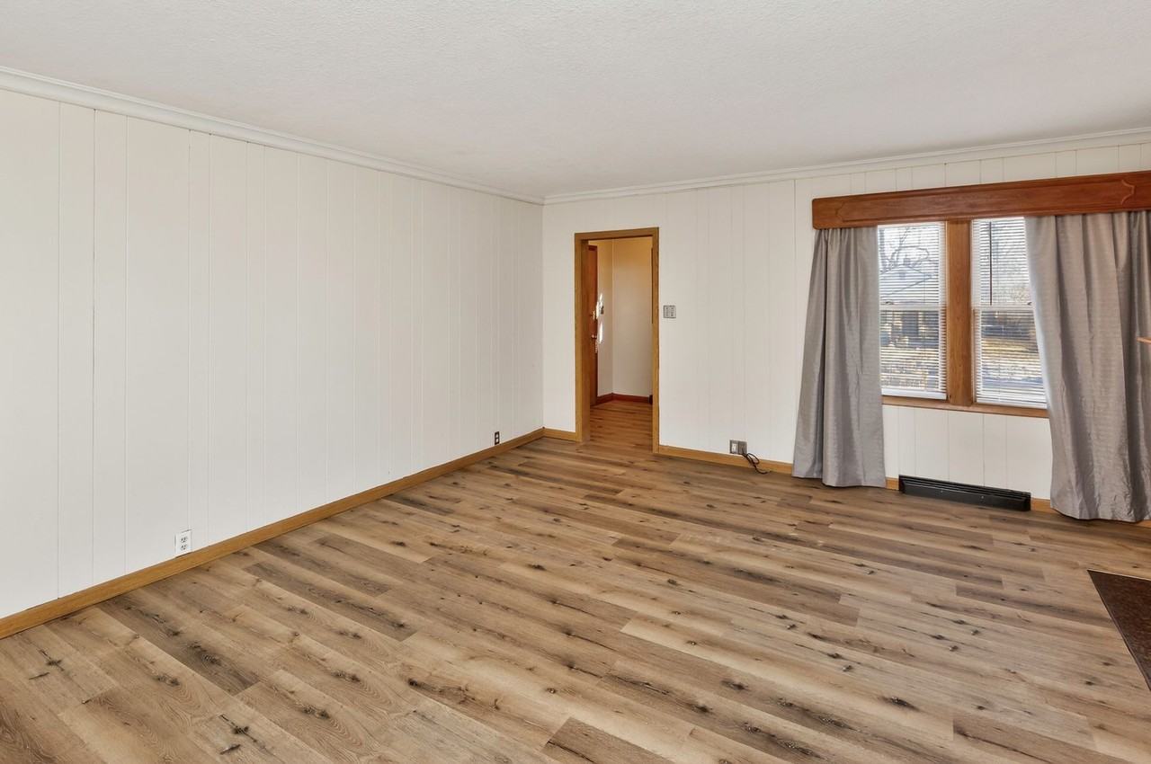 3620 E 7th St - Photo 7 of 32