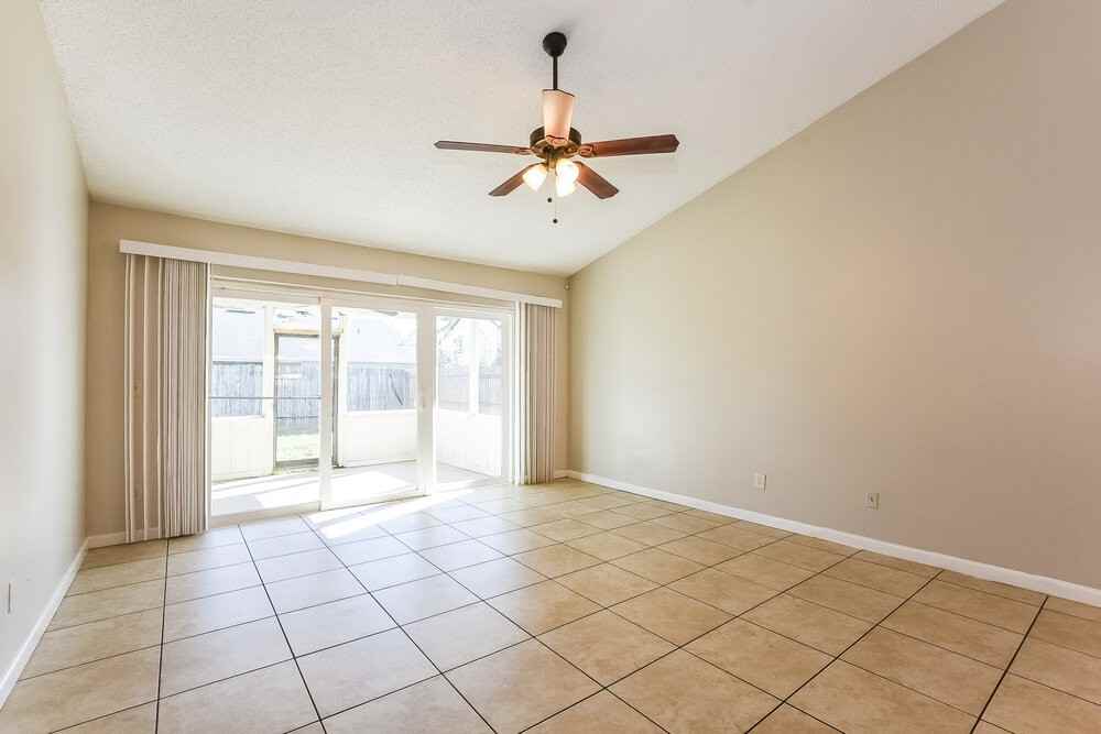 1006 Burnett St - Photo 3 of 16