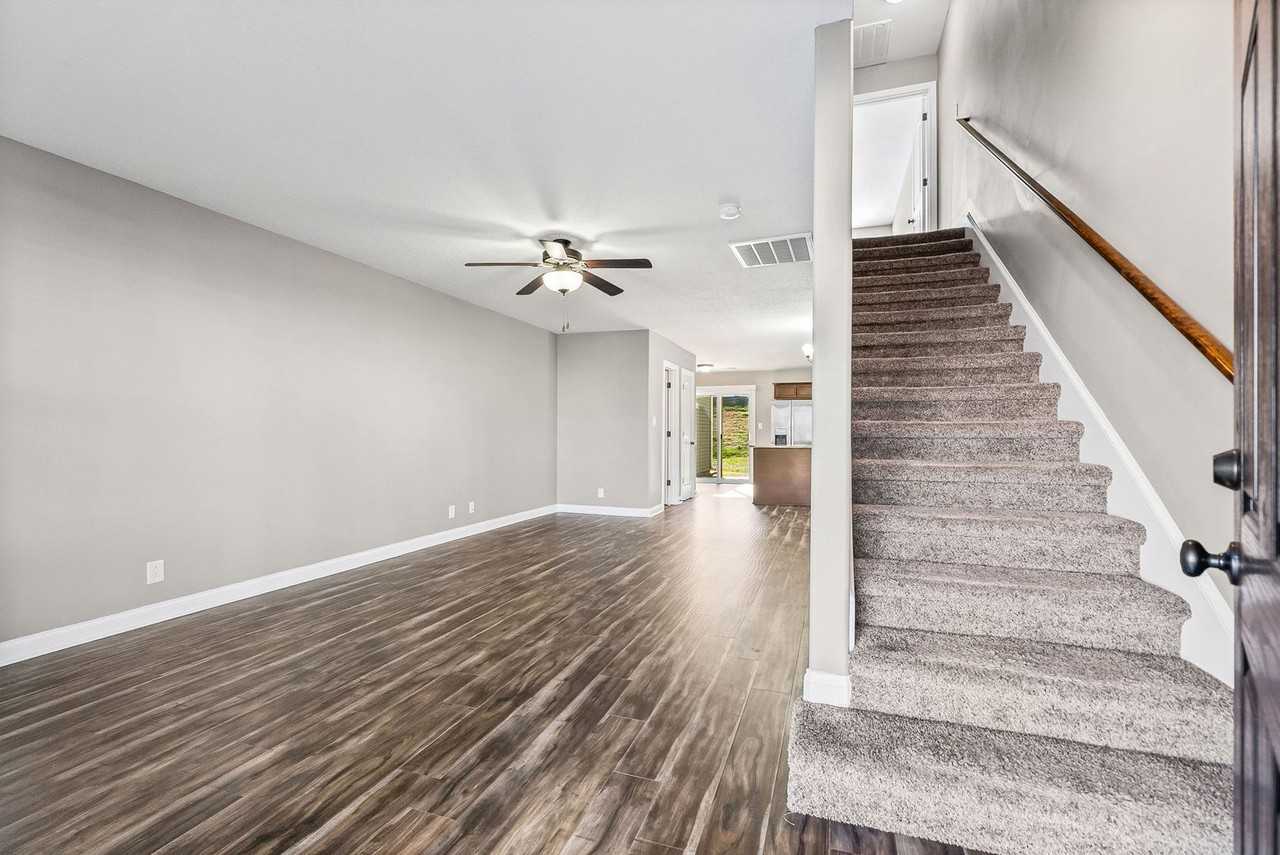 352 Sam Houston Cir - Photo 6 of 27