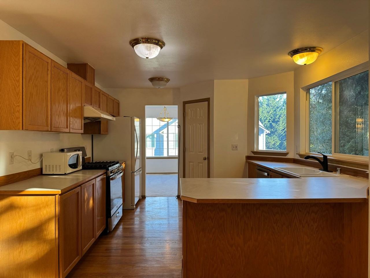 1219 Ne 148th St - Photo 5 of 23