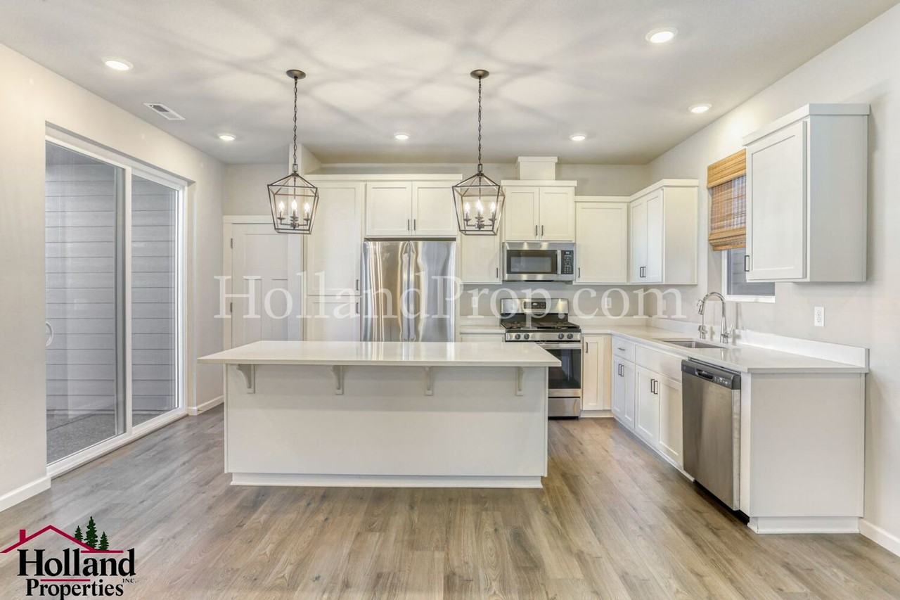 3651 Se Balboa Ln - Photo 7 of 23