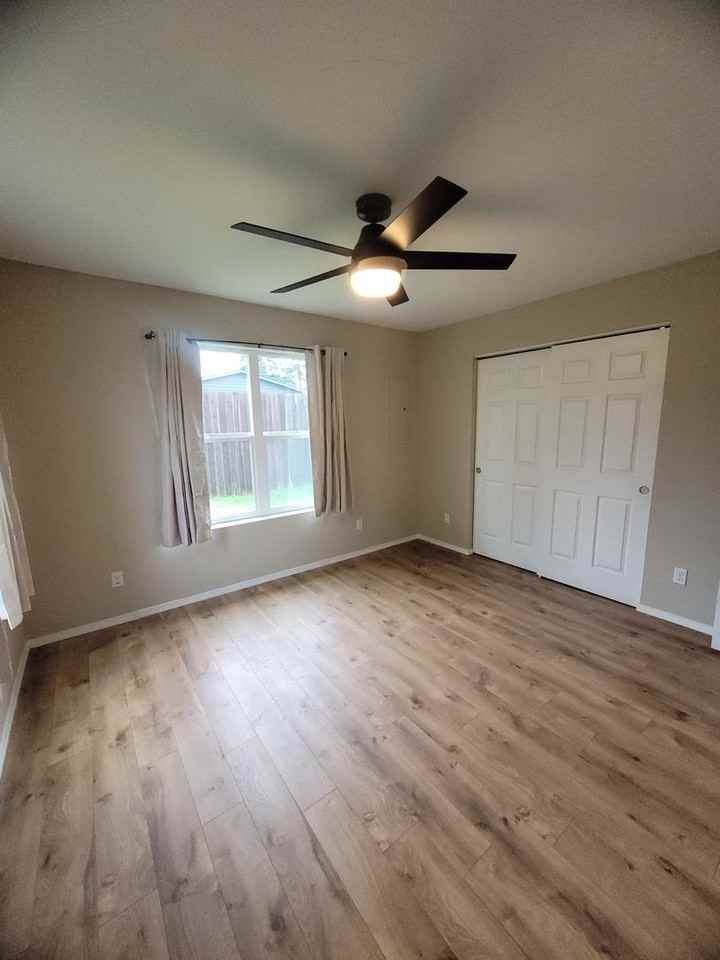 1218 W Spruce St - Photo 3 of 31