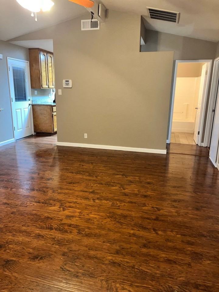 1640 E 27th St - Photo 3 of 7