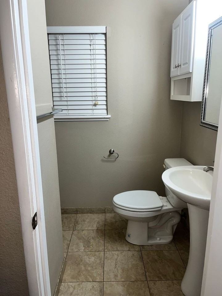 1640 E 27th St - Photo 7 of 7