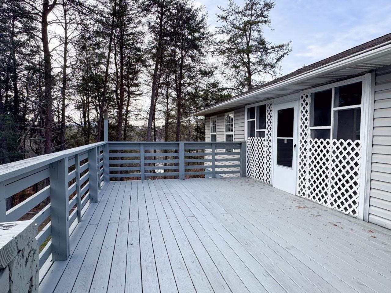 713 Haley Woods Dr - Photo 3 of 28