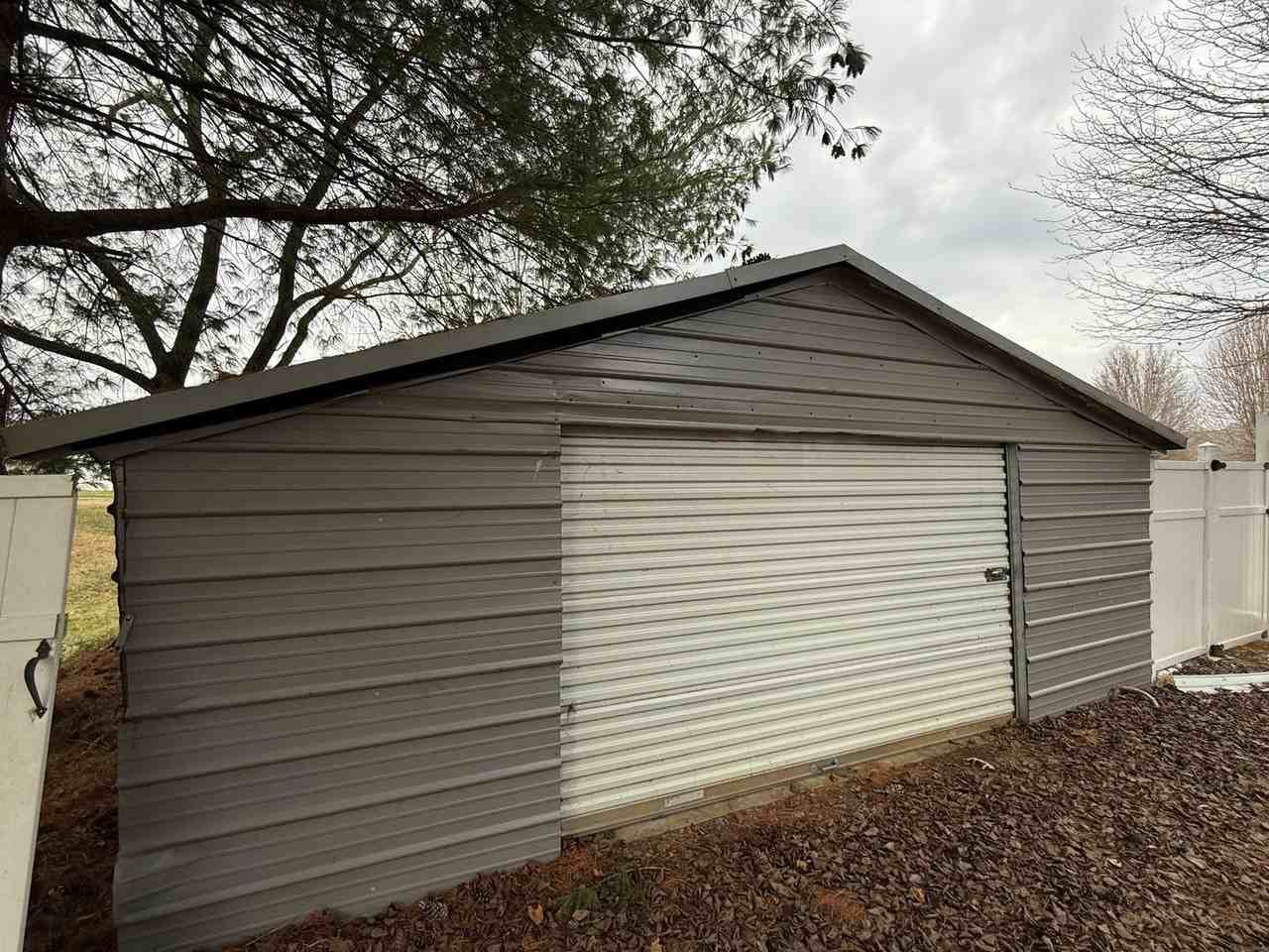 1730 Azure Way - Photo 4 of 25