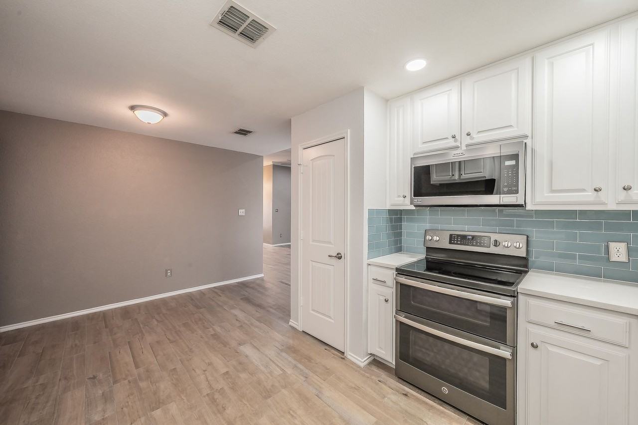 304 Smyth St - Photo 5 of 33