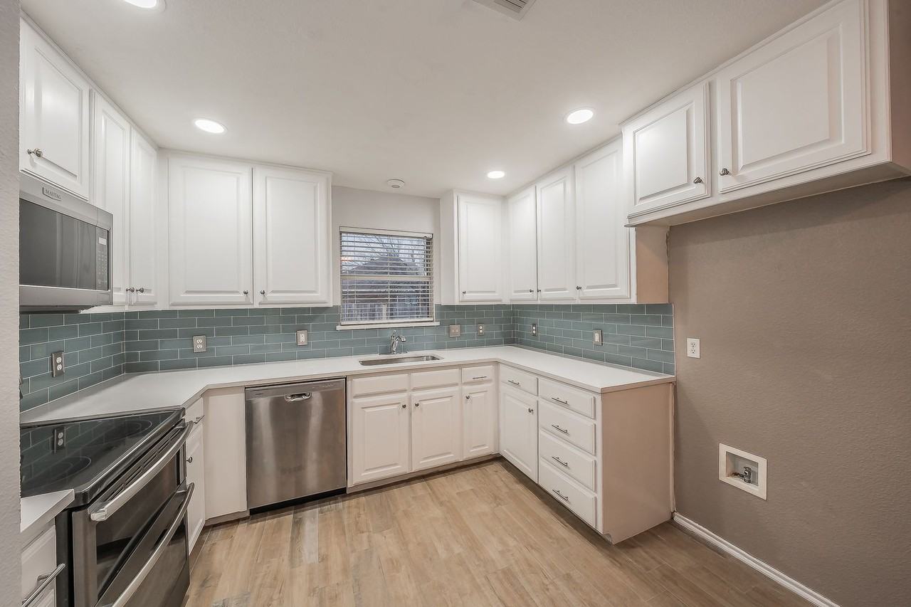 304 Smyth St - Photo 7 of 33