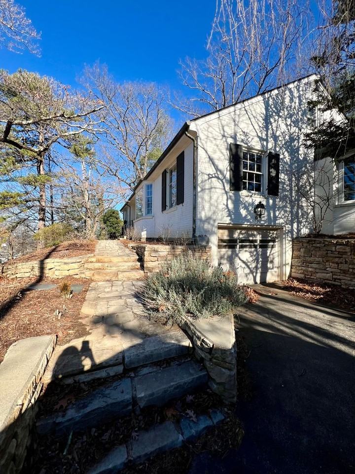 3162 Stoneridge Rd Sw - Photo 2 of 23