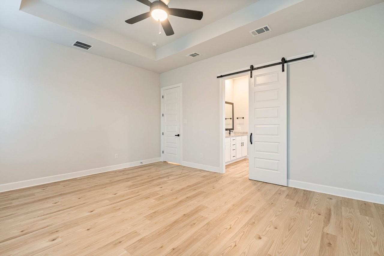 17113 Howdy Way - Photo 3 of 22