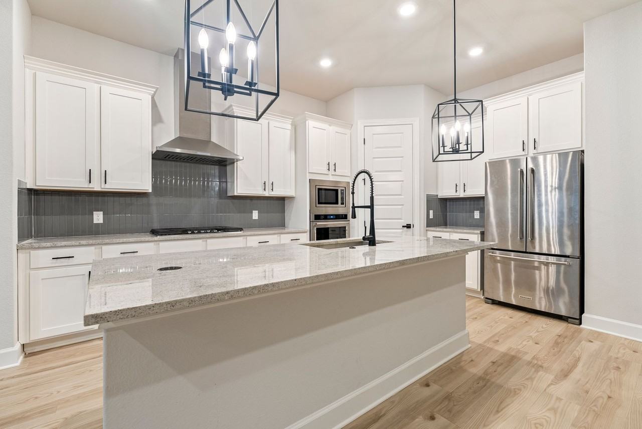 17113 Howdy Way - Photo 7 of 22