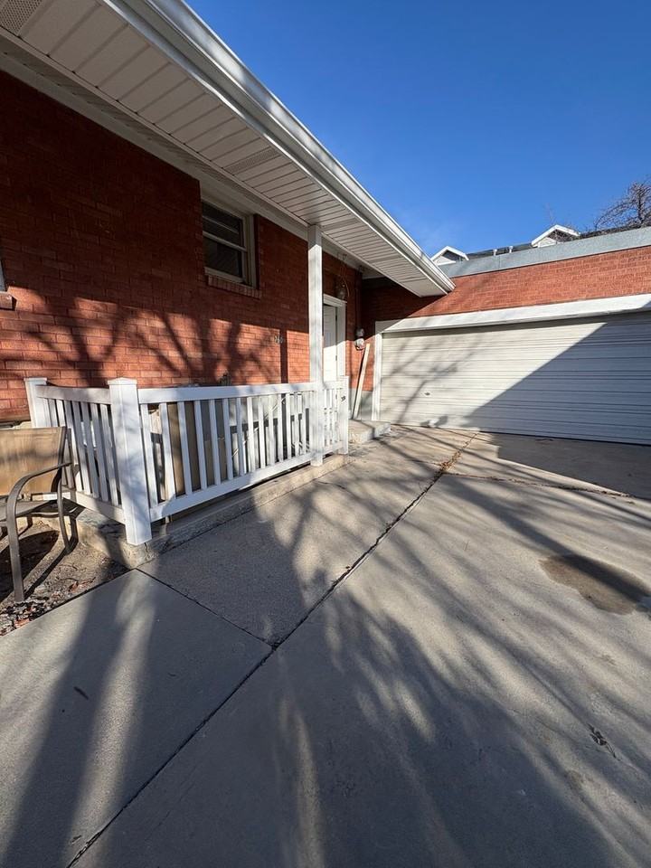 760 N 100 W - Photo 2 of 27