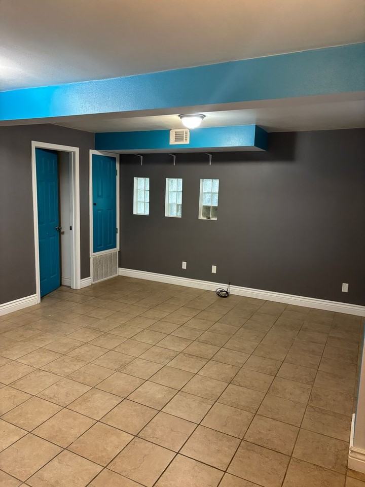 425 Rentz Ave - Photo 3 of 18