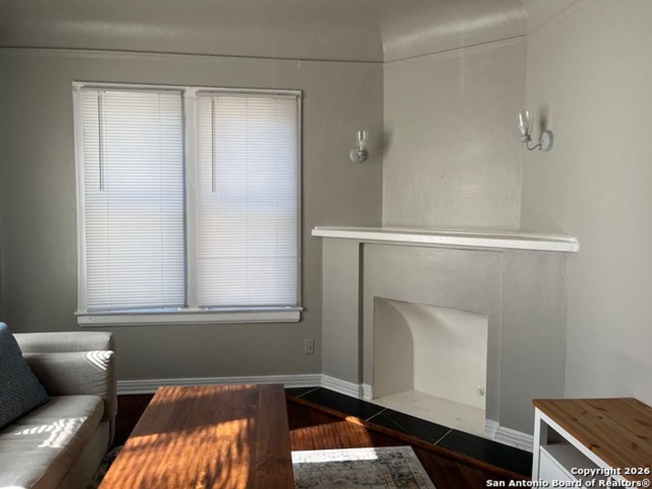 309 E Lullwood Ave - Photo 2 of 11