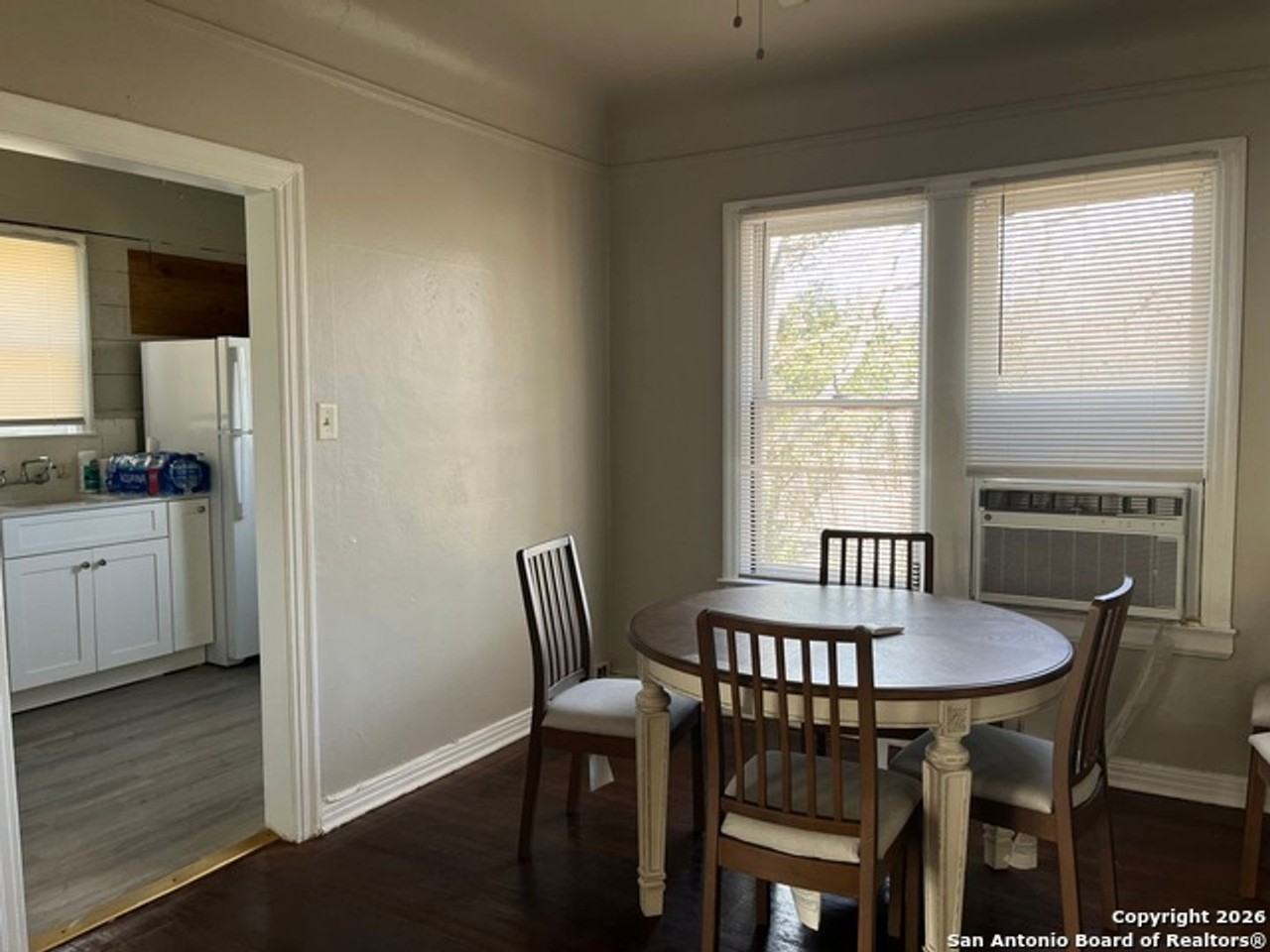 309 E Lullwood Ave - Photo 6 of 11