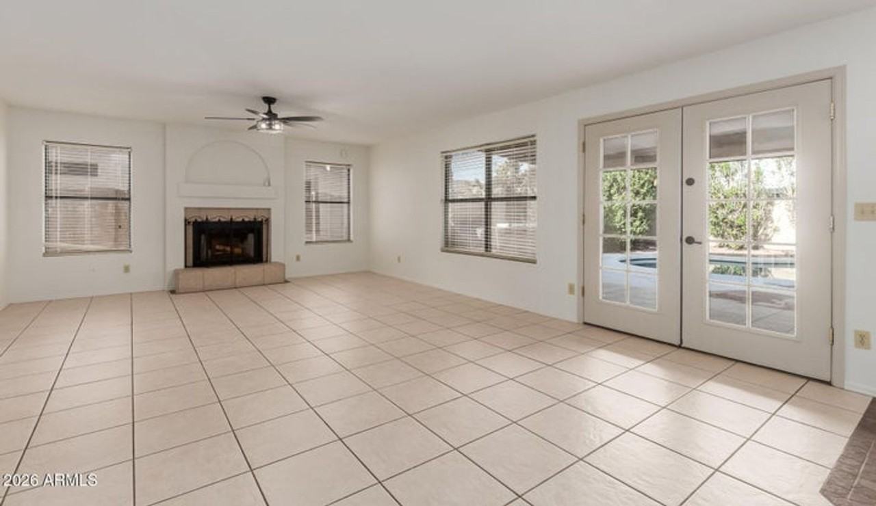 4334 W Behrend Dr - Photo 4 of 24