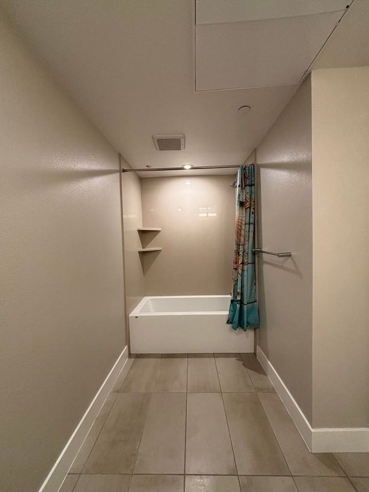 45049 Challenge Cmn #202 - Photo 4 of 18