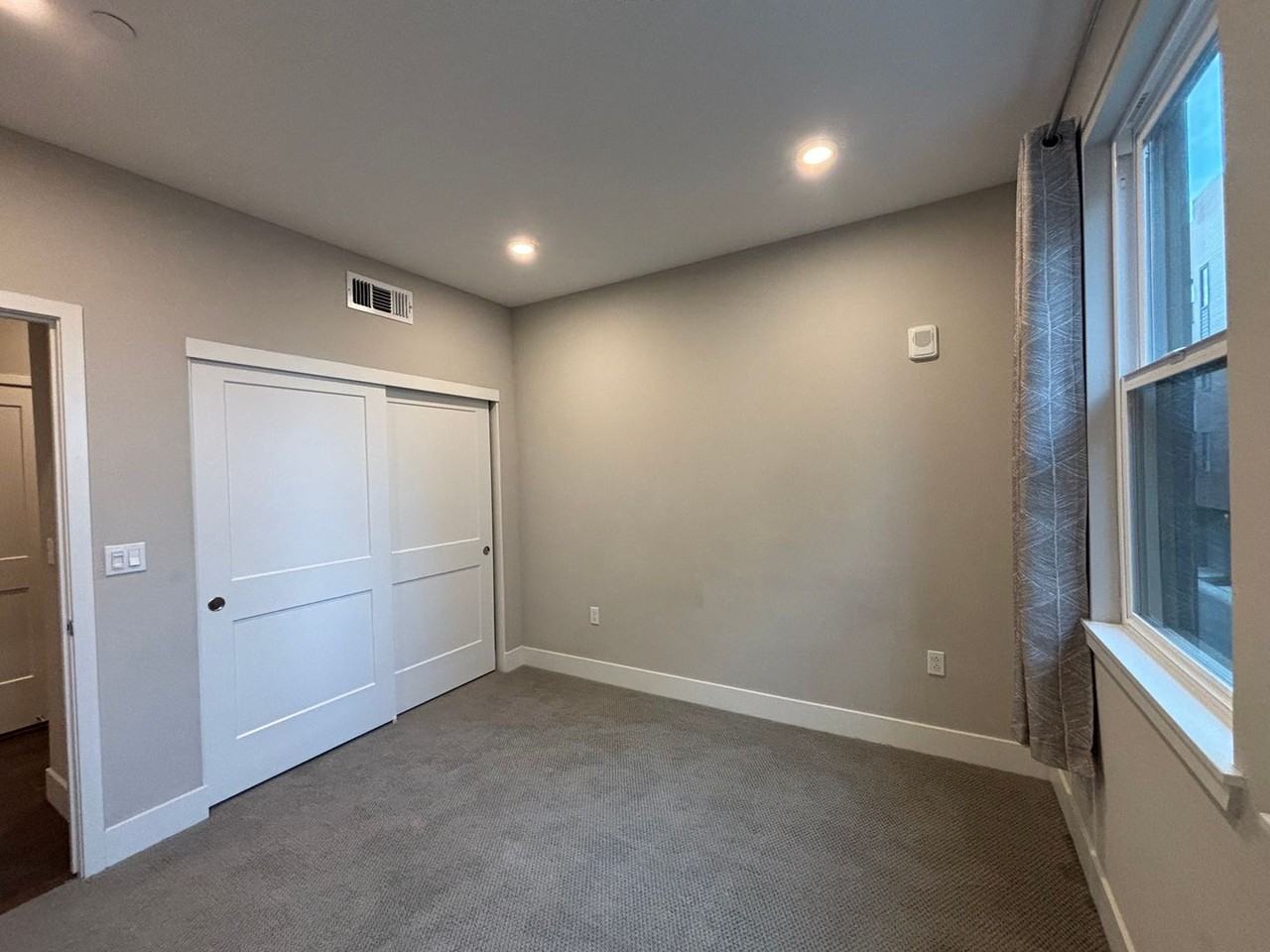 45049 Challenge Cmn #202 - Photo 6 of 18