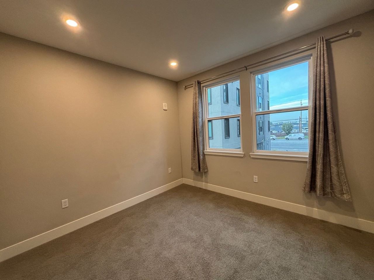 45049 Challenge Cmn #202 - Photo 7 of 18