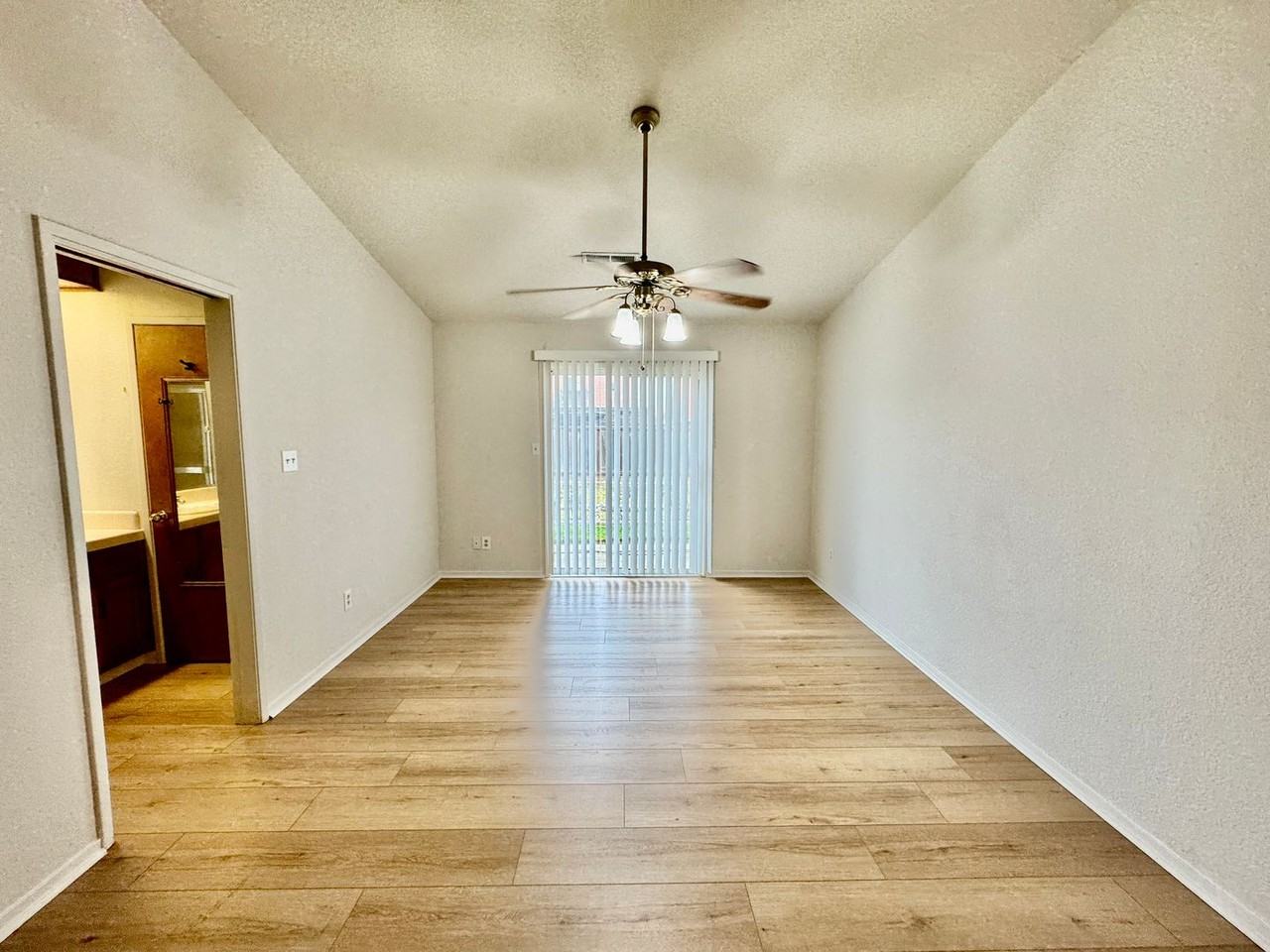 1018 Santa Barbara St - Photo 5 of 12