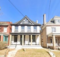 featured image of 923 Adelaide St