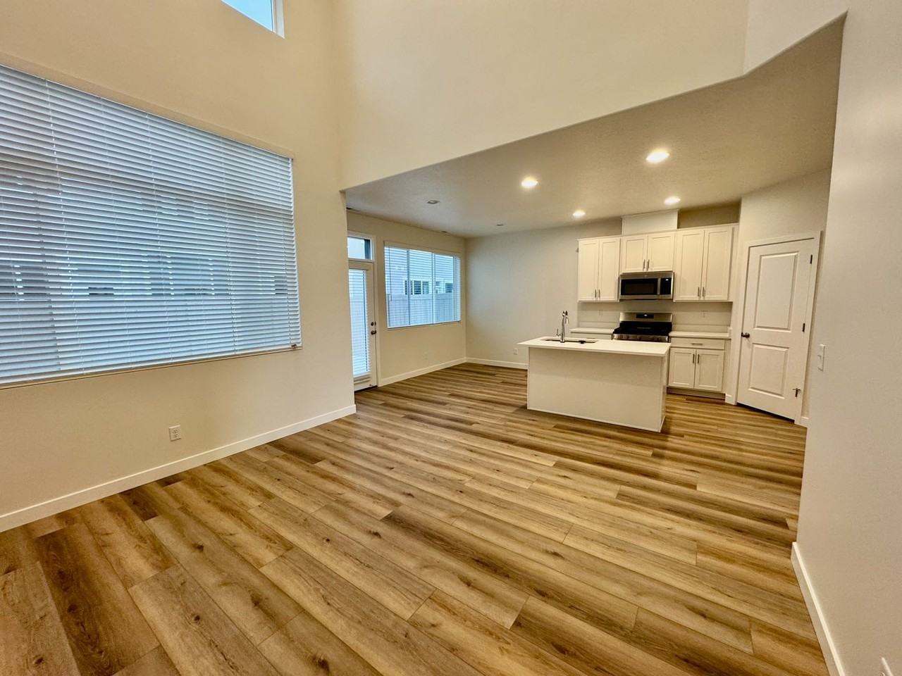 2622 N 2125 W - Photo 6 of 20