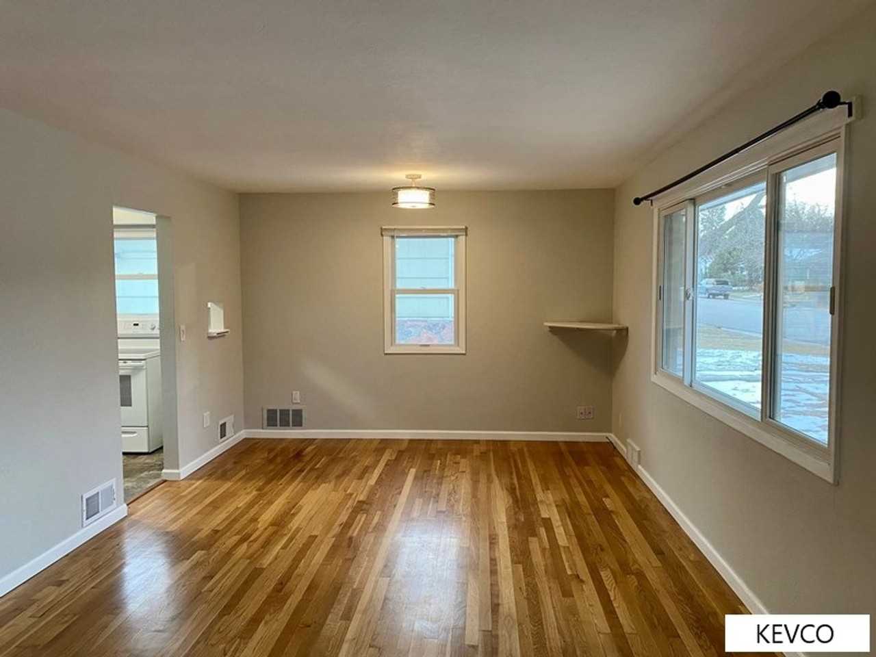 540 Sheldon Dr - Photo 2 of 21