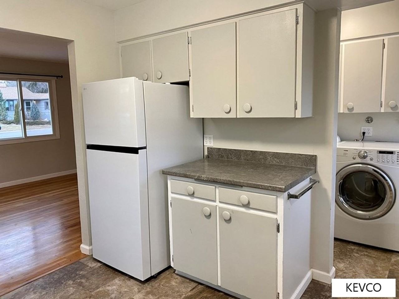 540 Sheldon Dr - Photo 7 of 21