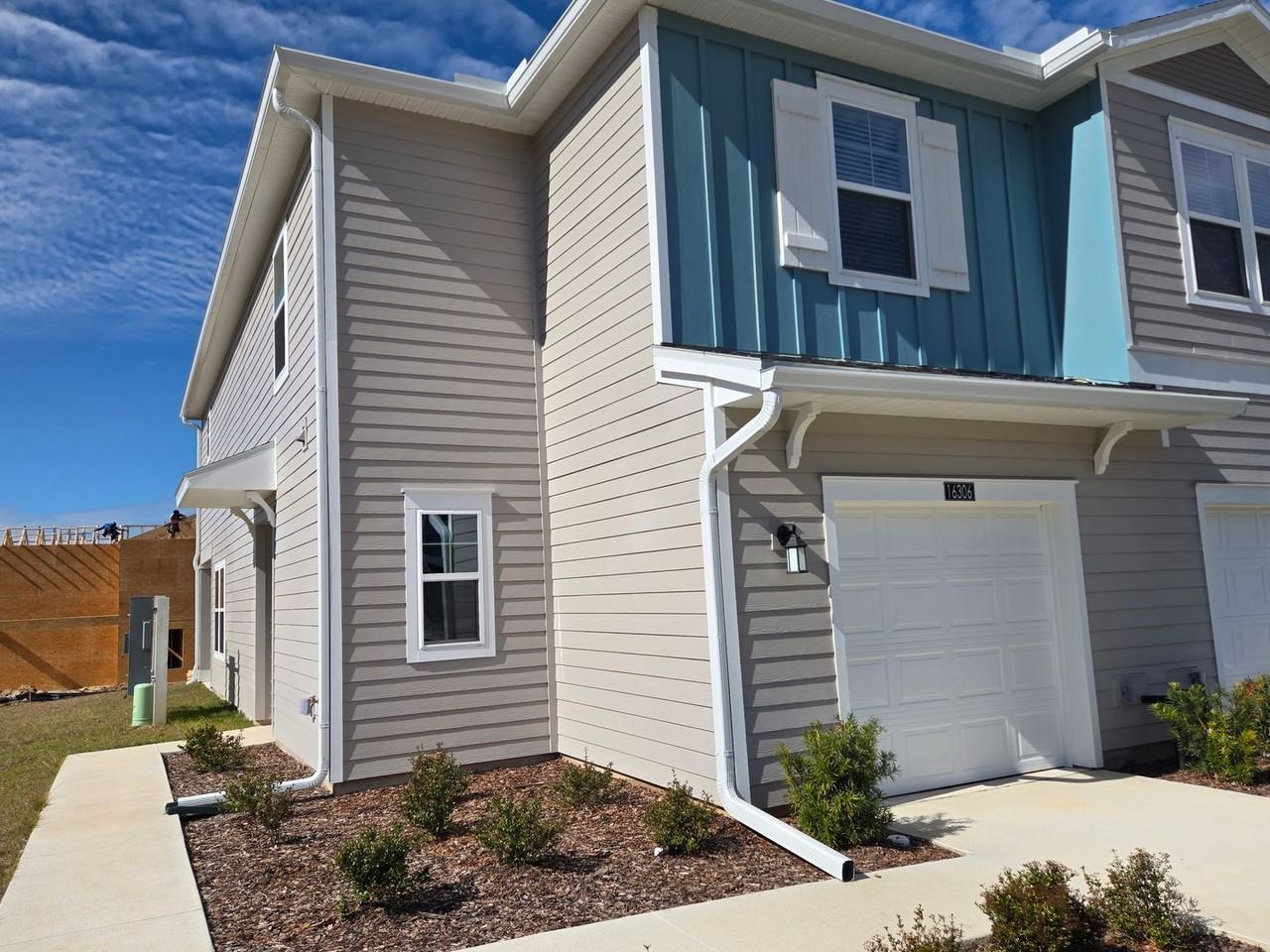 16306 Nw 145th Dr - Photo 2 of 48