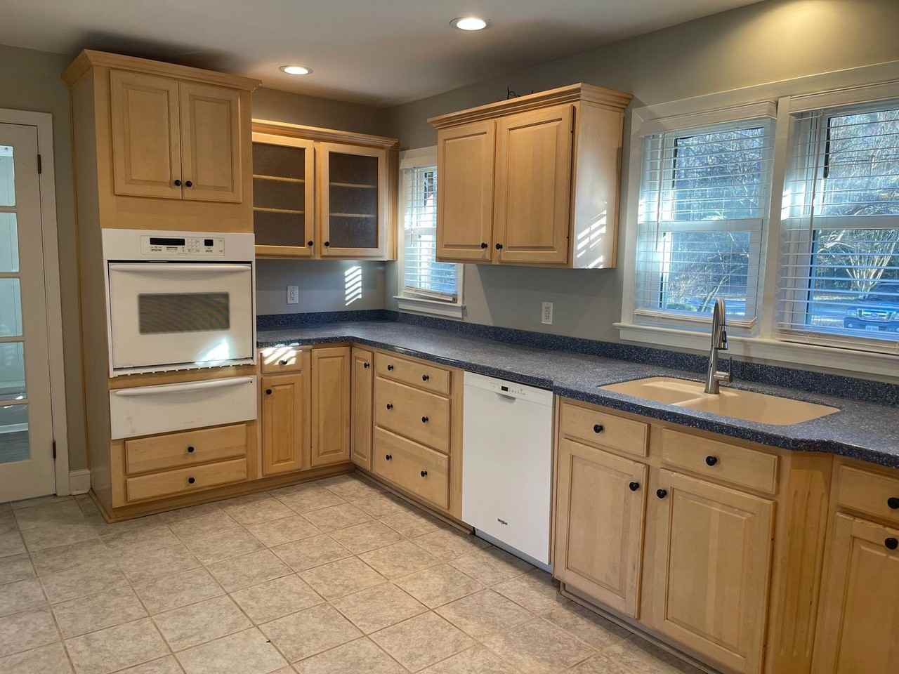 413 Railway Rd - Photo 7 of 32