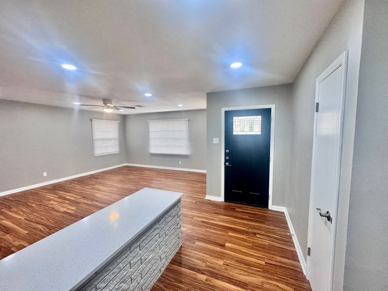 410 Santa Fe Dr - Photo 6 of 24