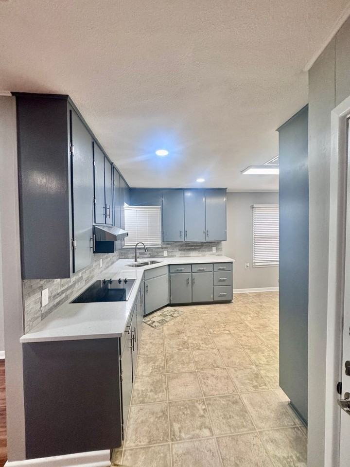 410 Santa Fe Dr - Photo 7 of 24