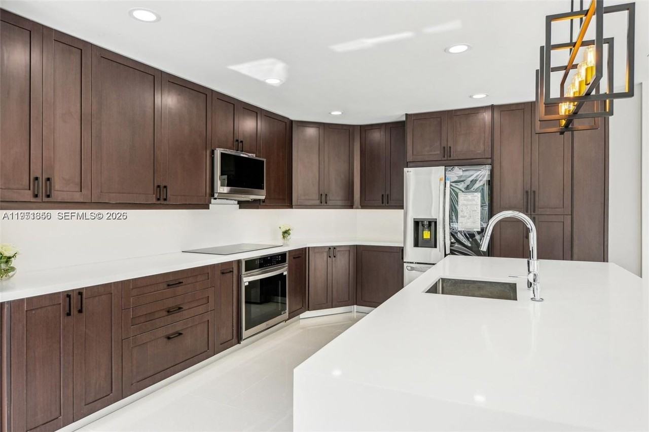 20160 Nw 9th Dr - Photo 3 of 30