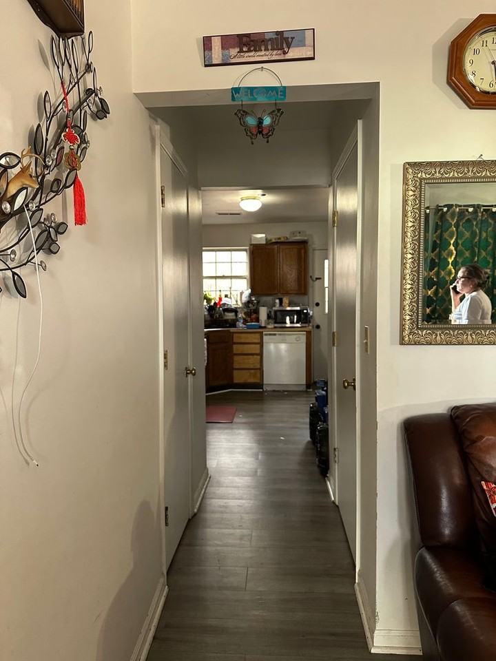 270 Albert Ct - Photo 4 of 10