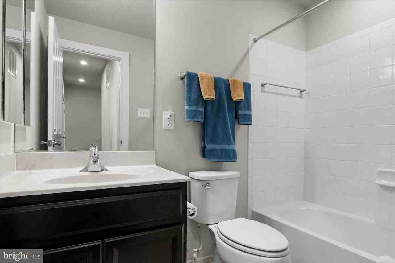 10614 Observatory Pl - Photo 5 of 38