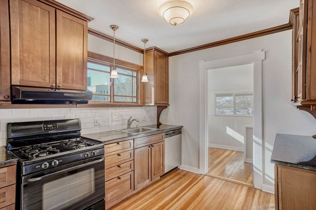 273 S Humboldt St - Photo 5 of 17