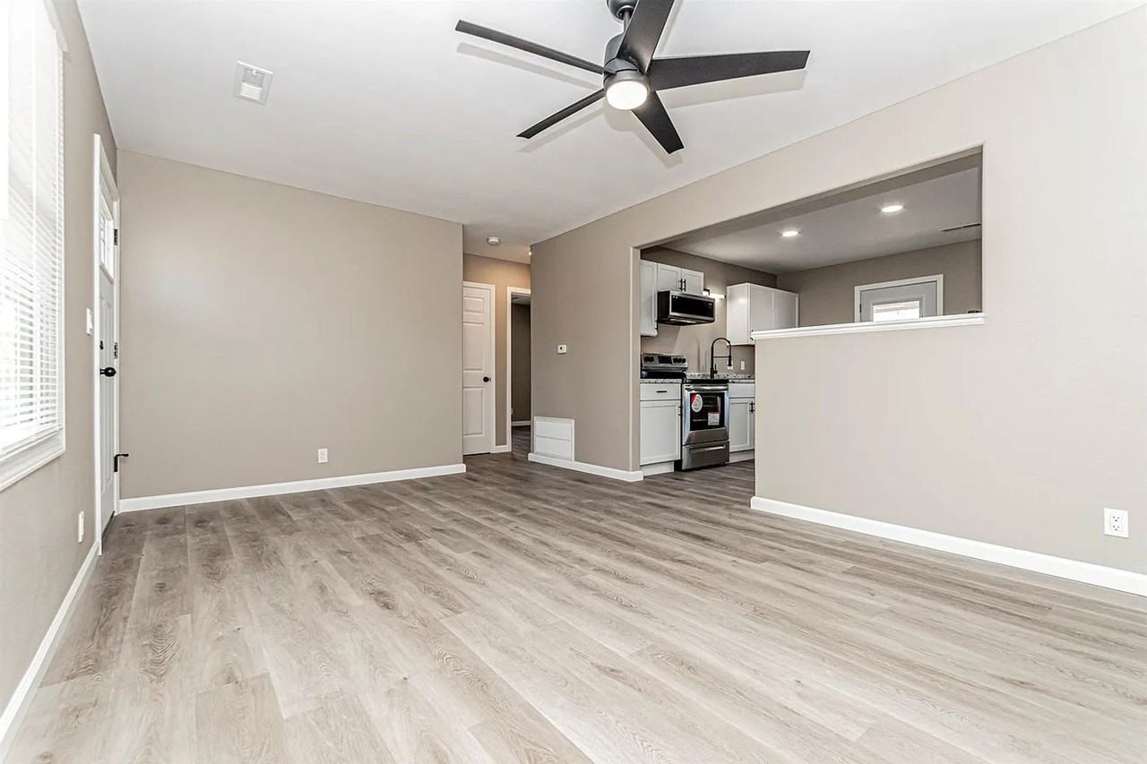 1010 Northwest Ave - Photo 3 of 13