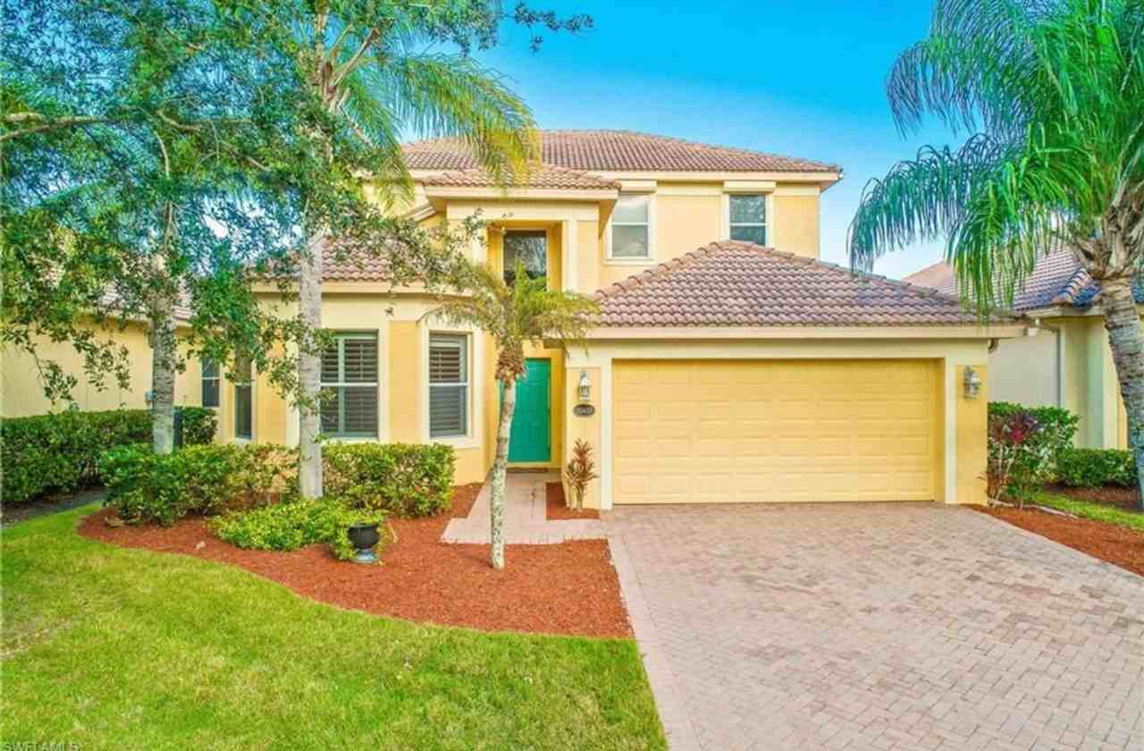 20437 Ardore Ln - Photo 2 of 32