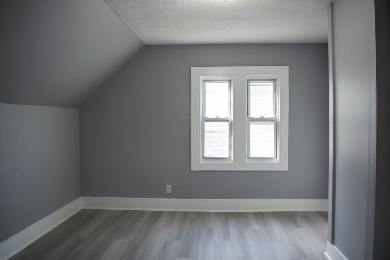 91 Henry St - Photo 7 of 9