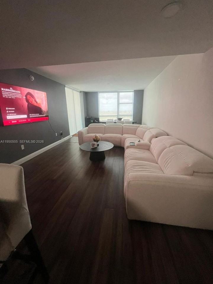 2641 2641 N Flamingo Road 1501N - Photo 2 of 10