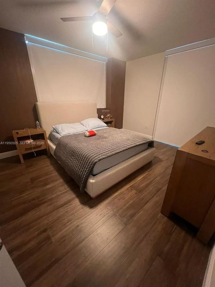 2641 2641 N Flamingo Road 1501N - Photo 4 of 10