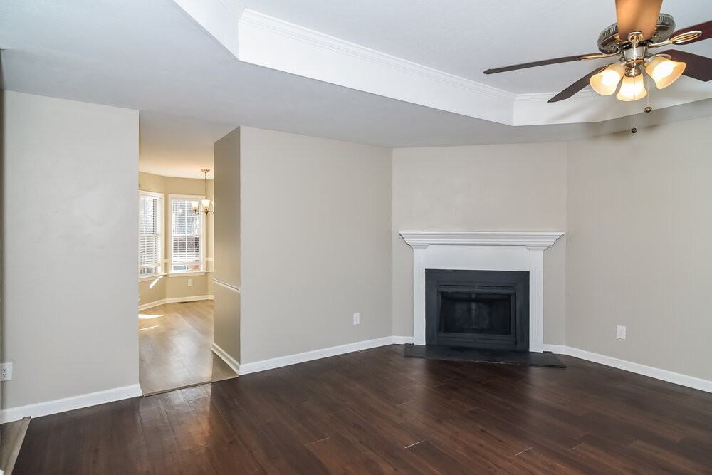 610 E Lake Cv - Photo 3 of 16