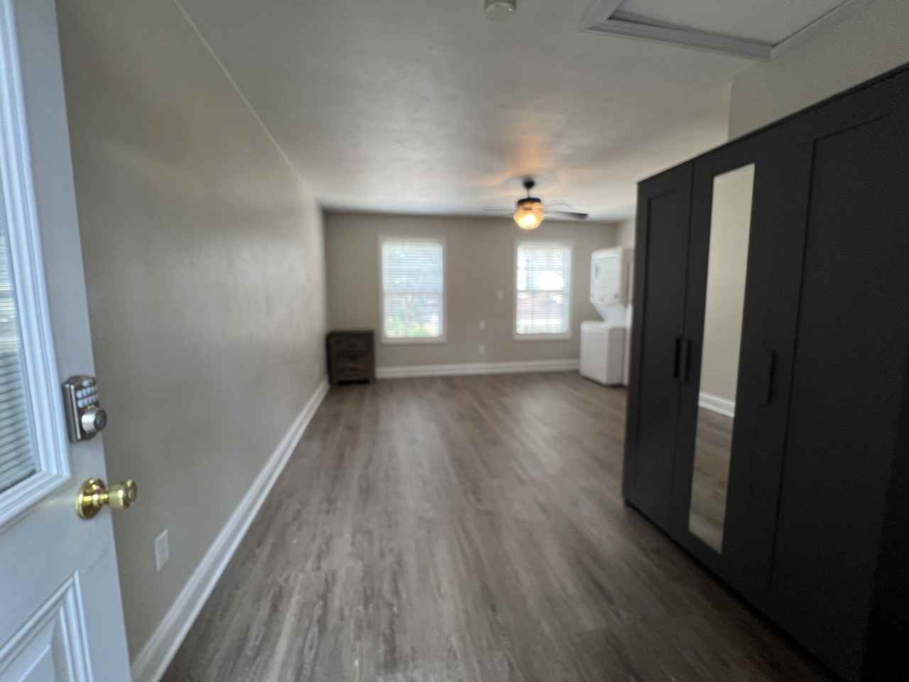 1363 Eagle Ave - Photo 2 of 13