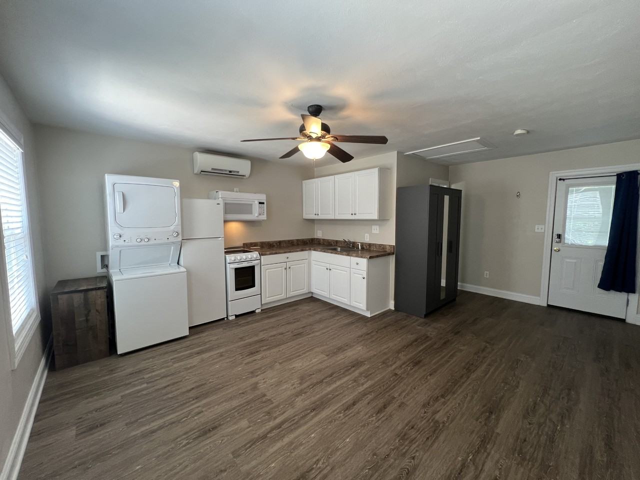 1363 Eagle Ave - Photo 5 of 13