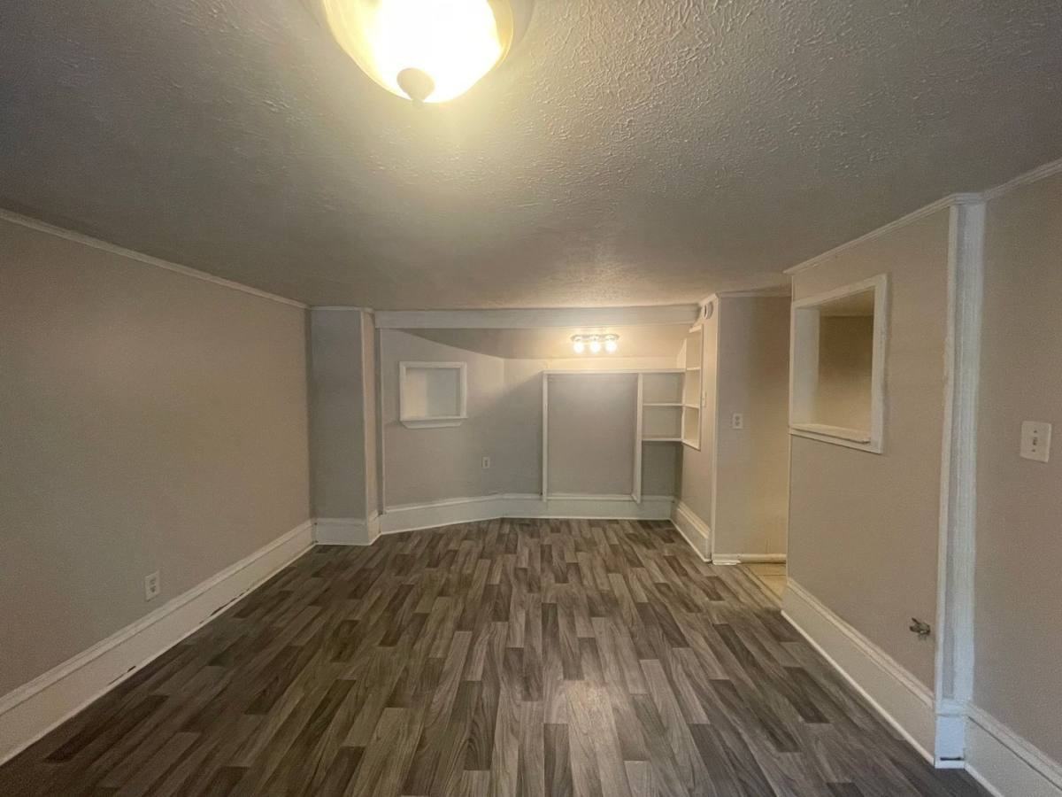 2713 Vineville Ave #4 - Photo 3 of 9