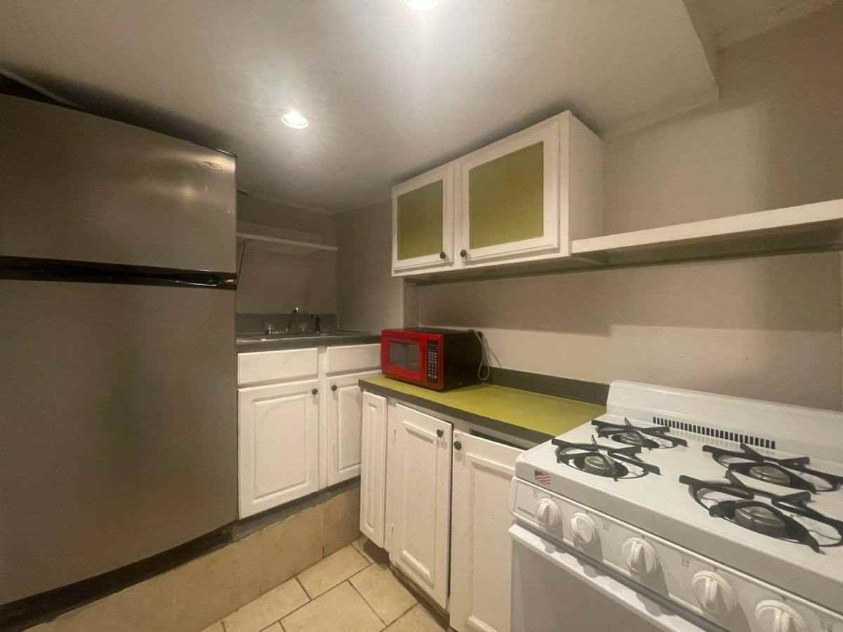 2713 Vineville Ave #4 - Photo 5 of 9