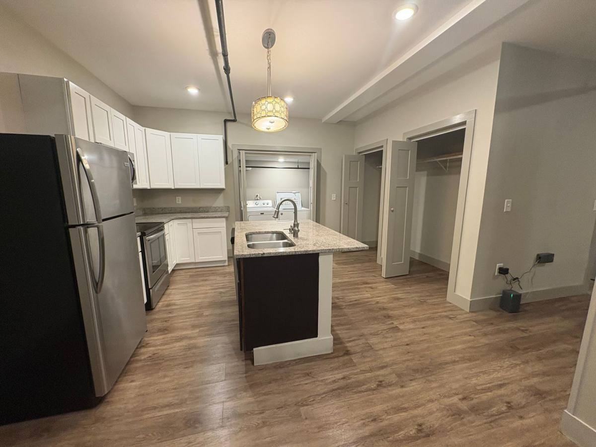 614 Poplar St #100 - Photo 4 of 9